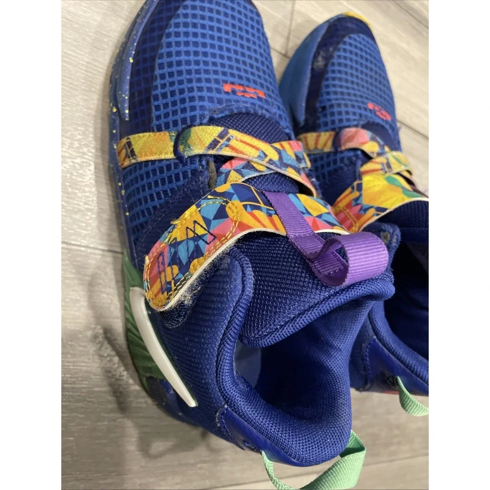 Boy's Nike LeBron Witness Multicolor Size 2.5Y Sneaker